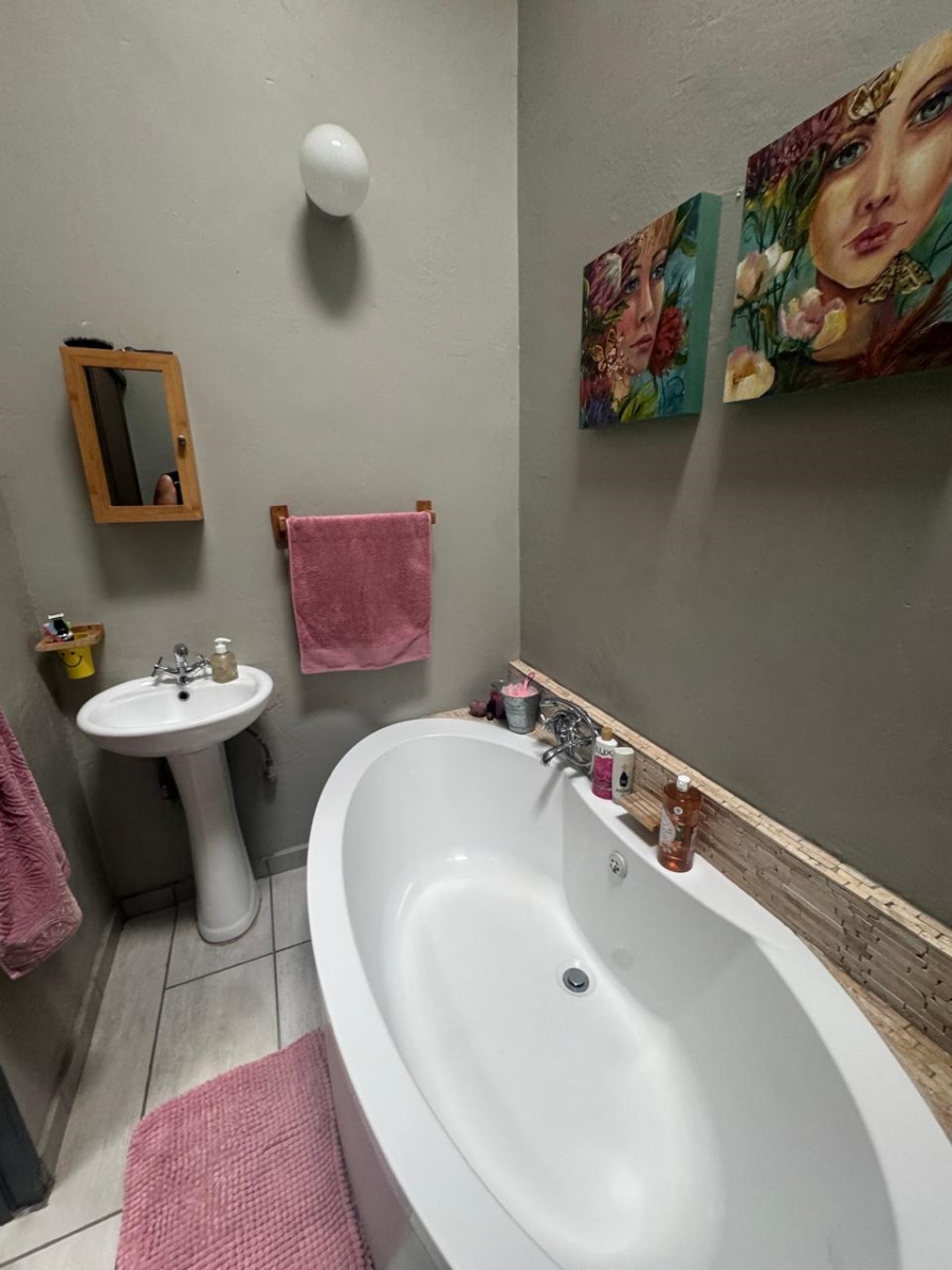 3 Bedroom Property for Sale in Bodorp North West